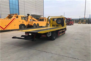 洛龙非事故拖车