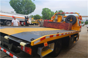 洛龙附近拖车电话号码服务